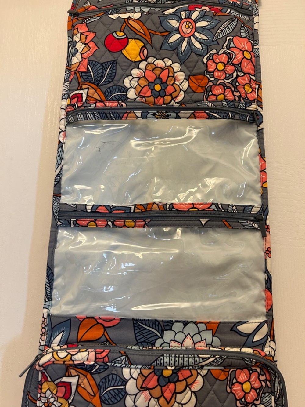 Vera Bradley Hanging Travel Organizer Gray Quilted Floral - Picture 4 of 10